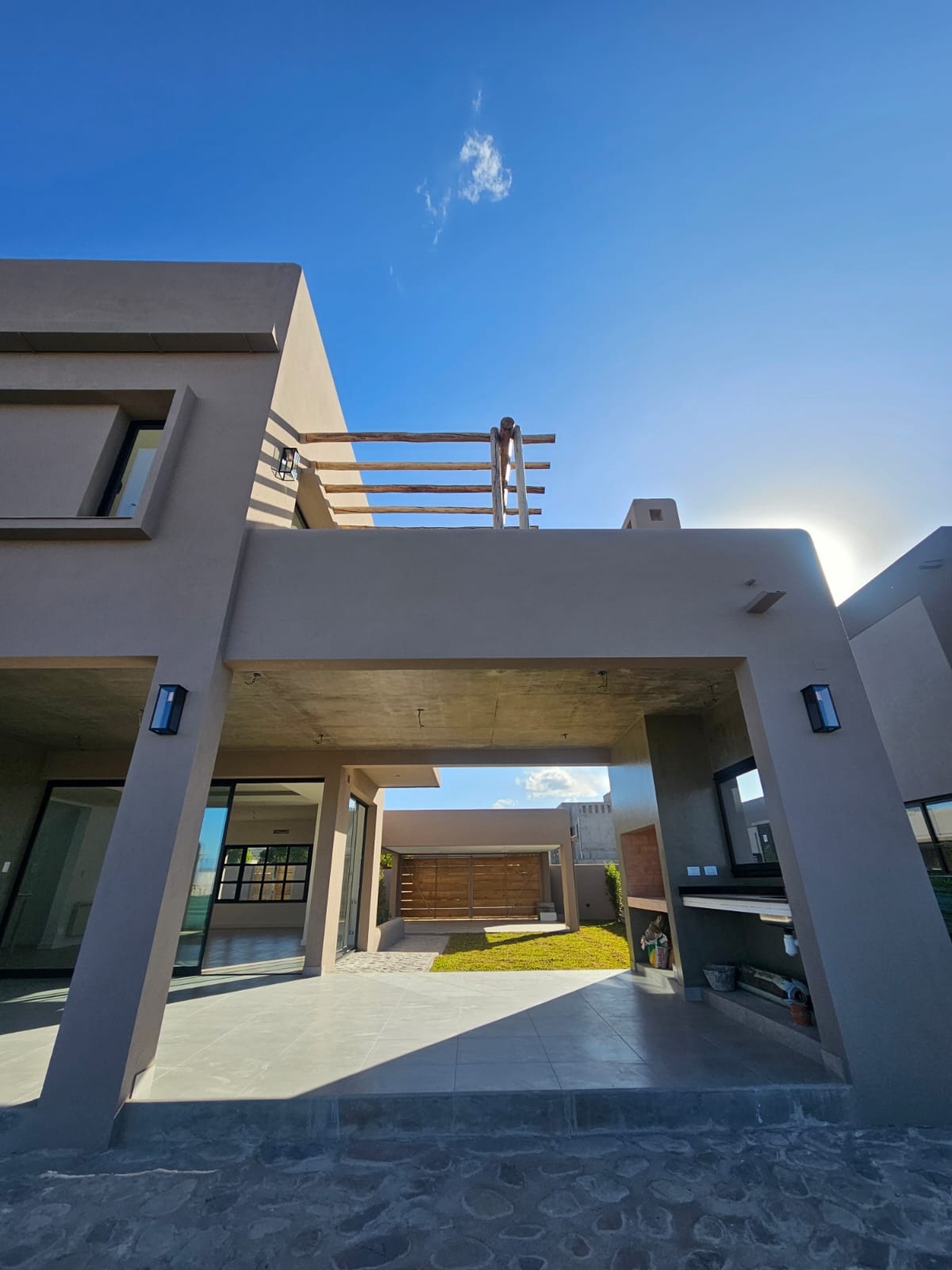 Comprar casa terminada o construir desde cero - JAR Constructora Salta